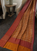 Load image into Gallery viewer, Maroon Paisley Printed Linen Saree