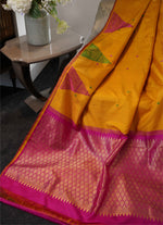 Load image into Gallery viewer, Pure silk kanjivaram silk saree with temple border