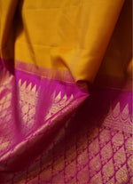 Load image into Gallery viewer, Pure silk kanjivaram silk saree with temple border