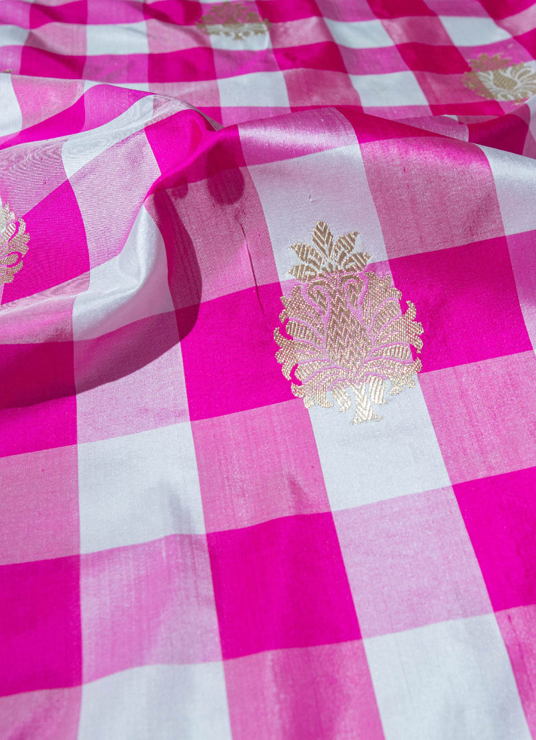 Chequered Banarasi silk saree in Kadwa Weave